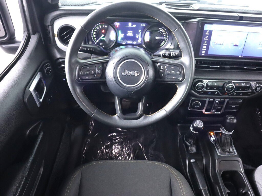 Used 2024 Jeep Wrangler Unlimited w/ Convenience Group AWD/4WD image 34