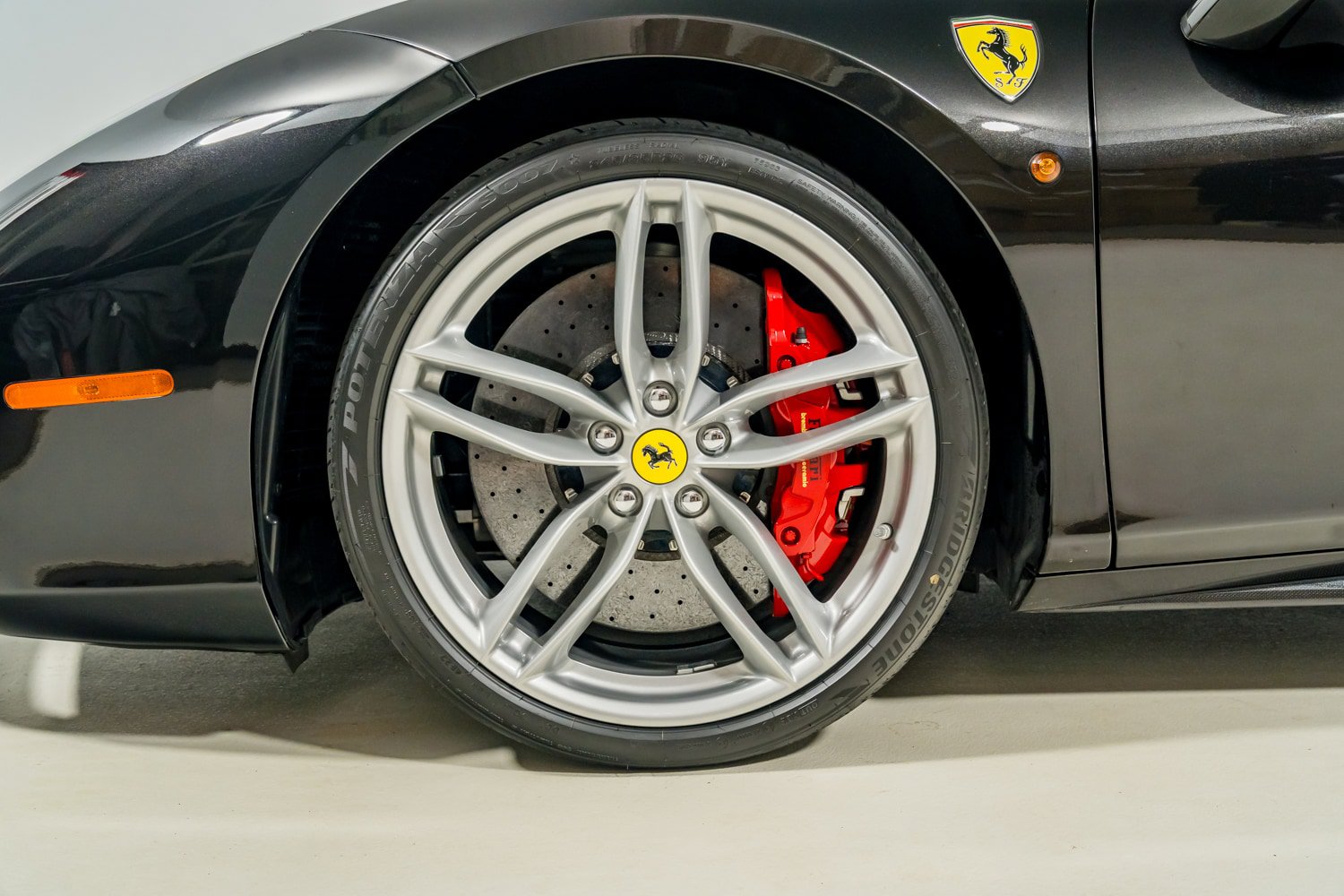 Used 2018 Ferrari 488 Spider RWD image 22