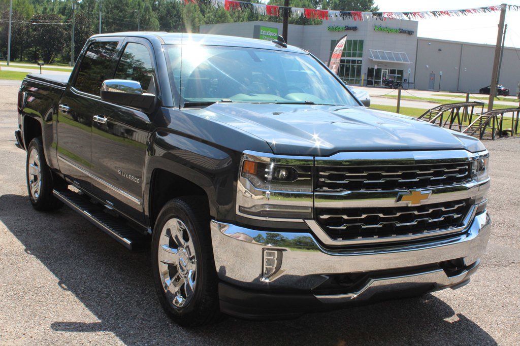 Used 2018 Chevrolet Silverado 1500 LTZ w/ Sport Package image 10