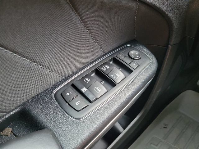 Used 2015 Dodge Charger SXT RWD image 25