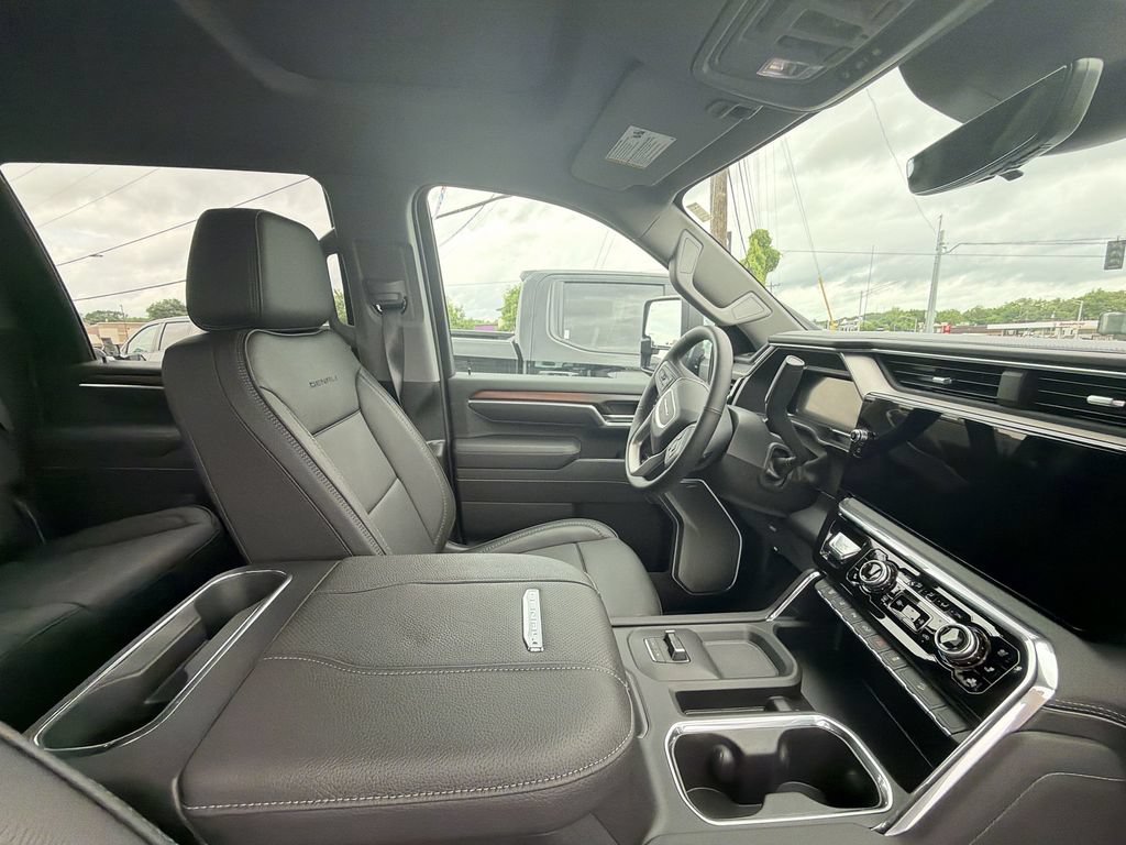 Used 2026 GMC Sierra 2500 Denali w/ Denali Reserve Package AWD/4WD image 15