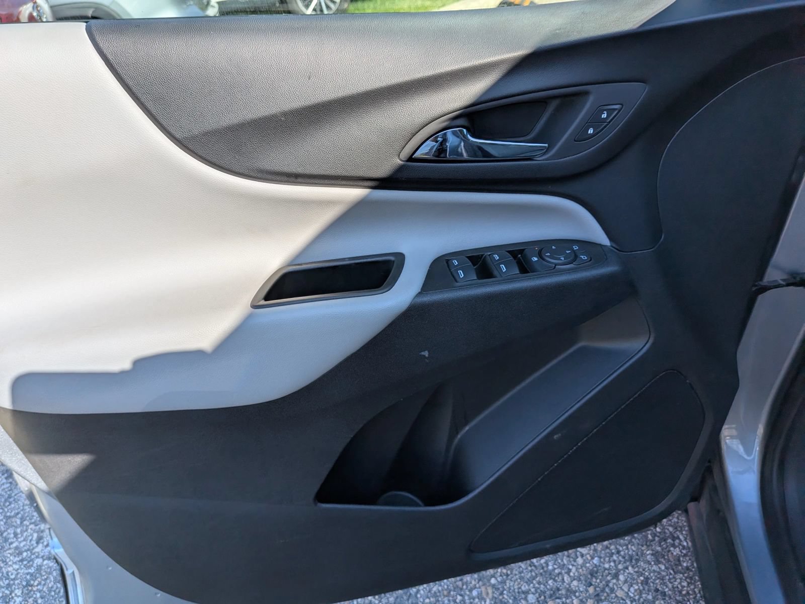Used 2024 Chevrolet Equinox LS FWD image 21