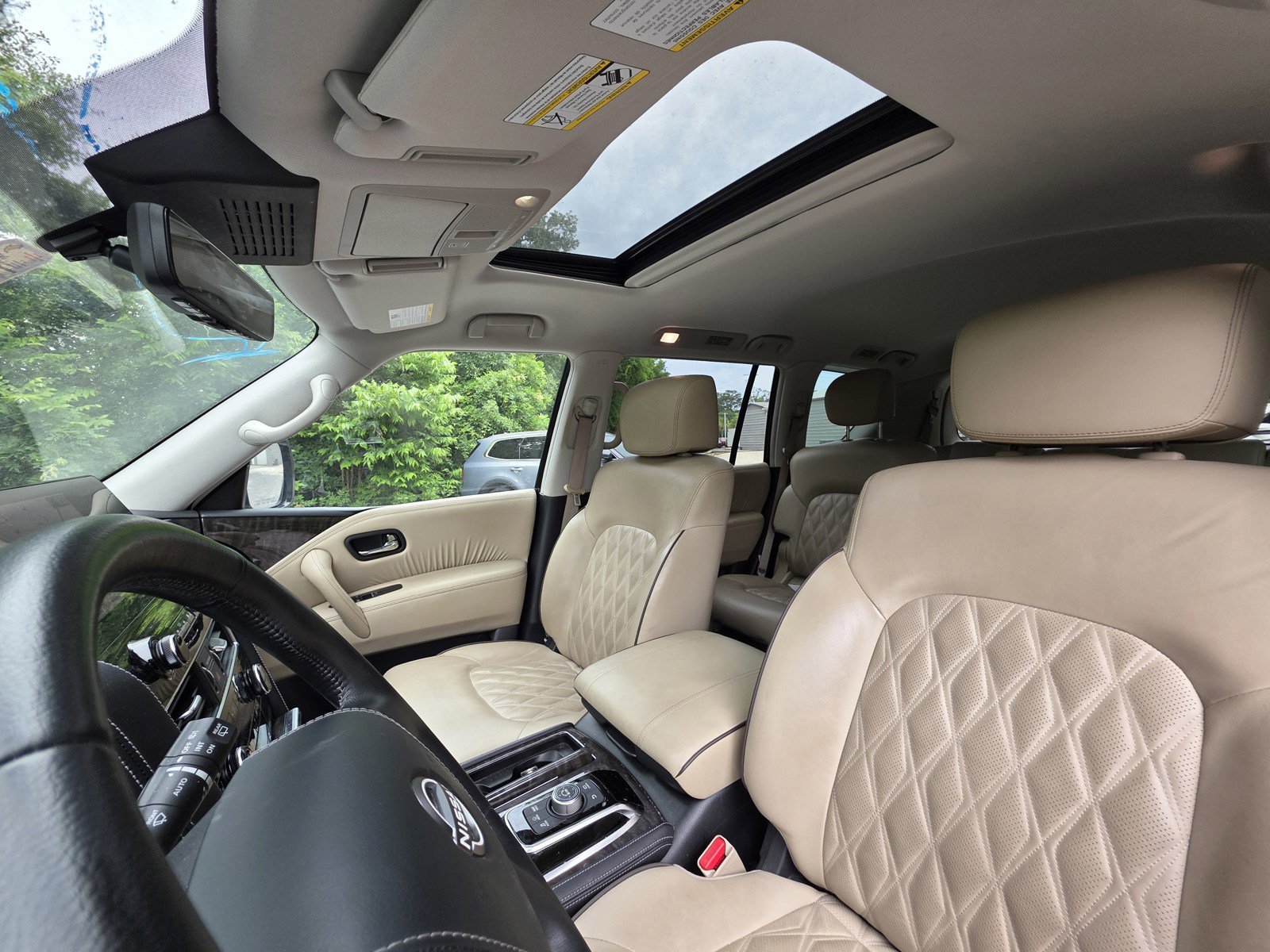 Used 2022 Nissan Armada Platinum w/ Captain's Chairs Package RWD image 11