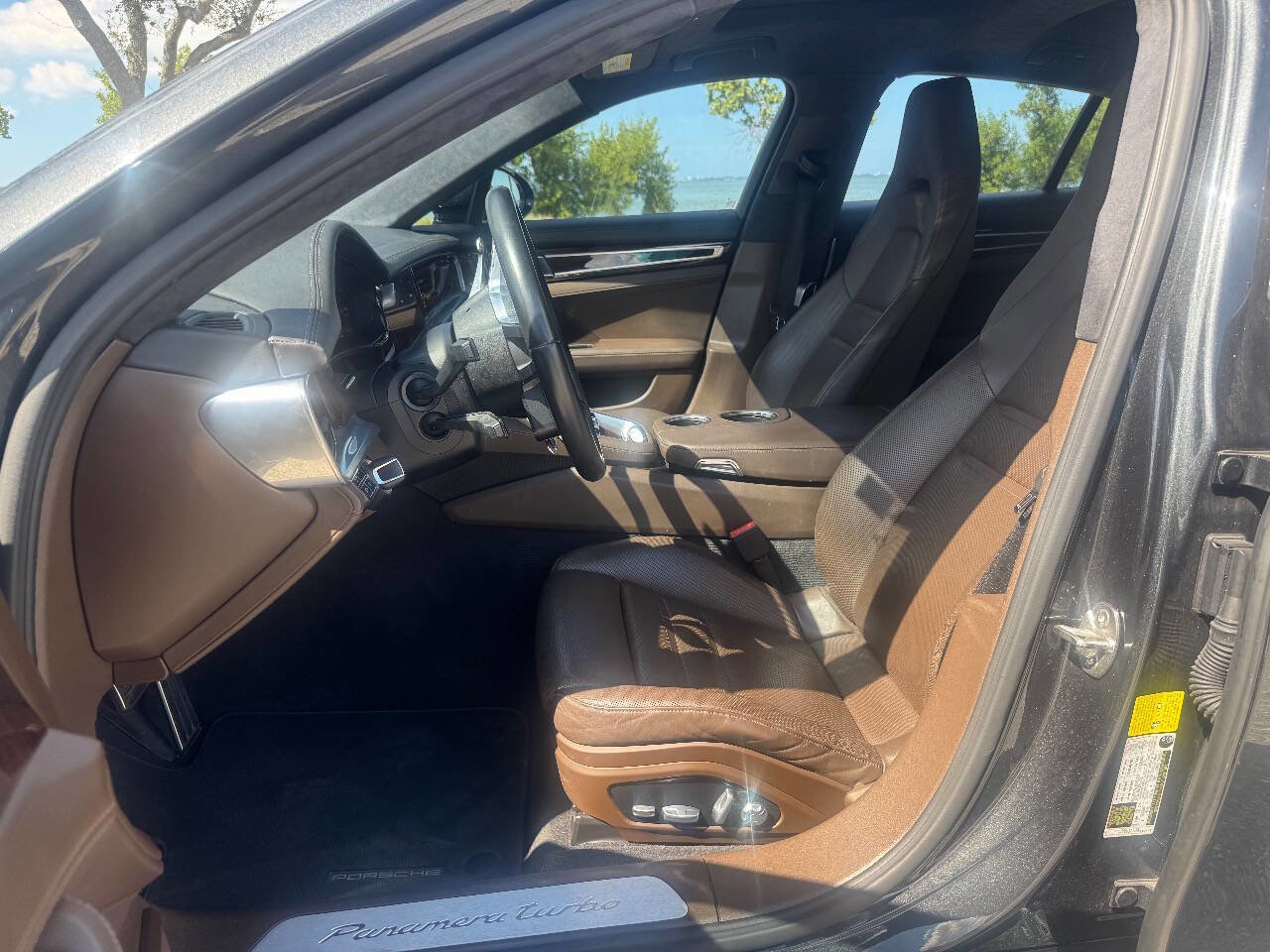 Used 2017 Porsche Panamera Turbo w/ Sport Package image 36