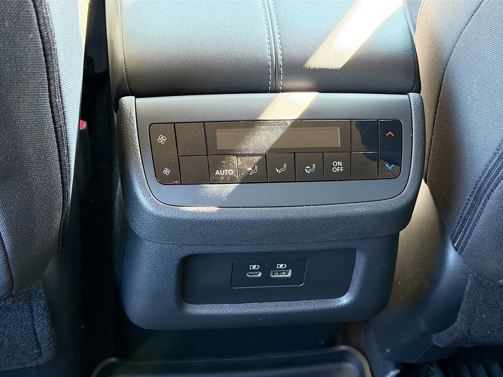 Used 2025 Nissan Pathfinder SV AWD/4WD image 35