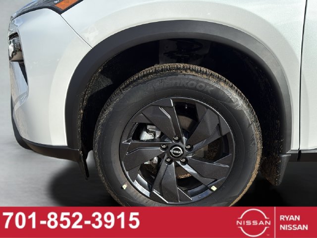 New 2026 Nissan Rogue SV w/ Cold Weather Package AWD/4WD image 32