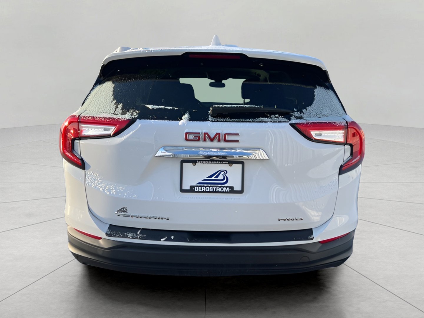 Used 2024 GMC Terrain SLE image 34