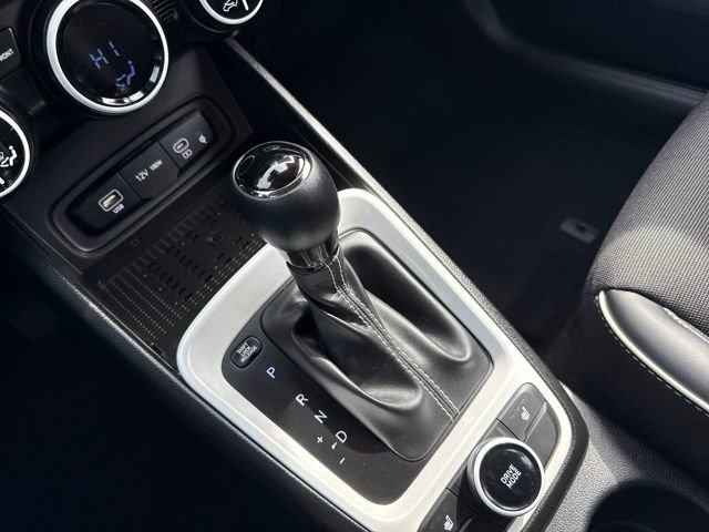 Certified 2025 Hyundai Venue Limited FWD image 29