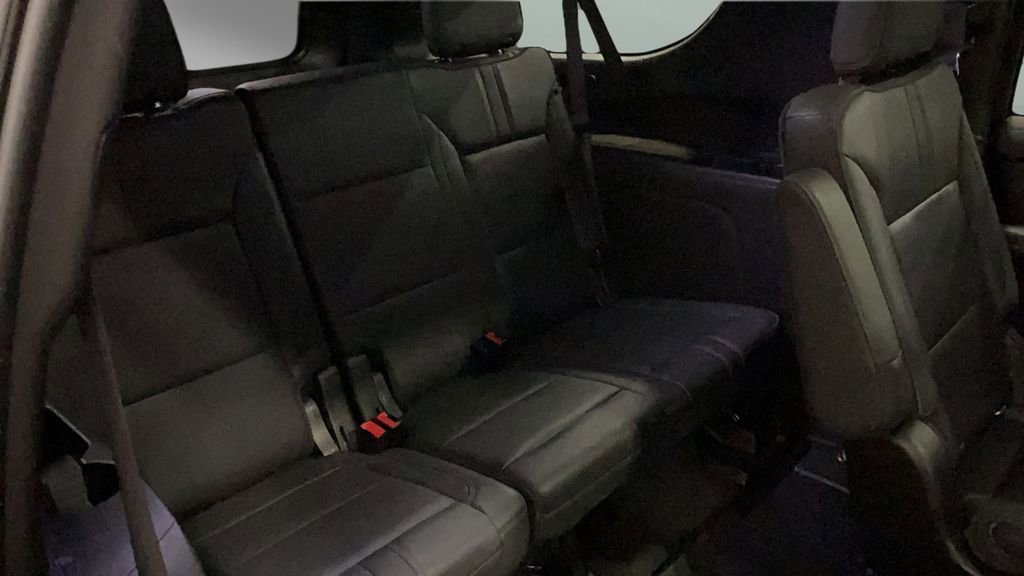 Used 2021 Chevrolet Suburban RST w/ Luxury Package image 32