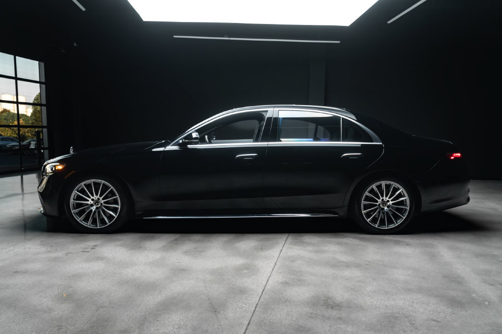 Used 2022 Mercedes-Benz S 500 4MATIC w/ AMG Line Package image 18