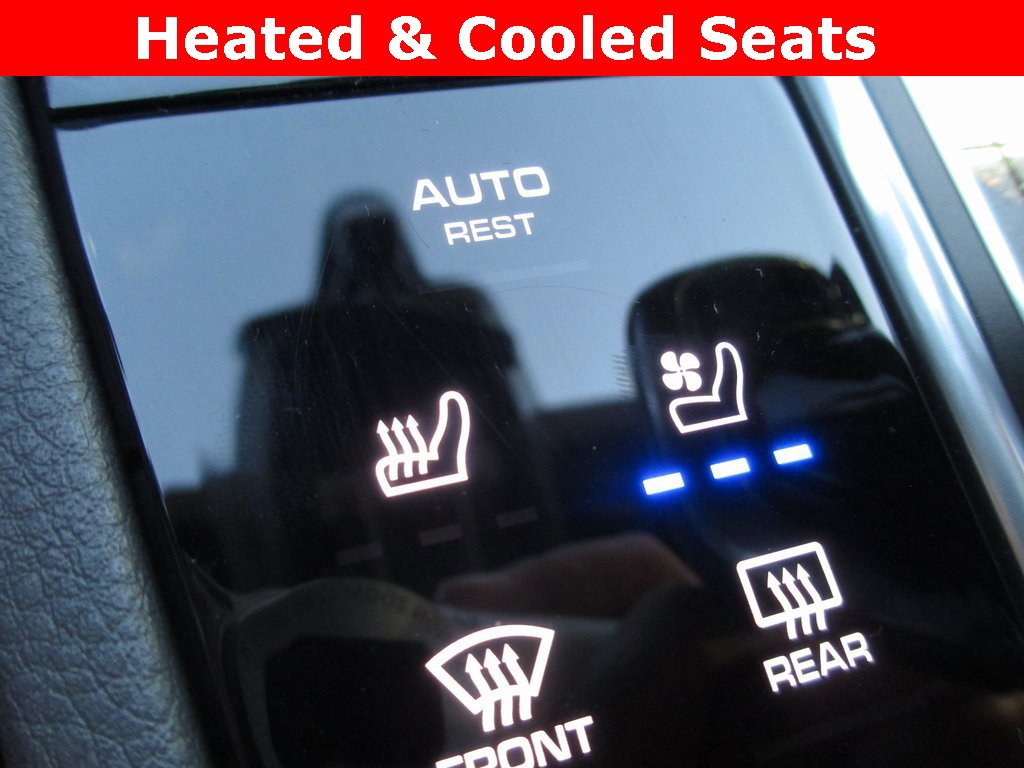 Used 2023 Porsche Cayenne image 16