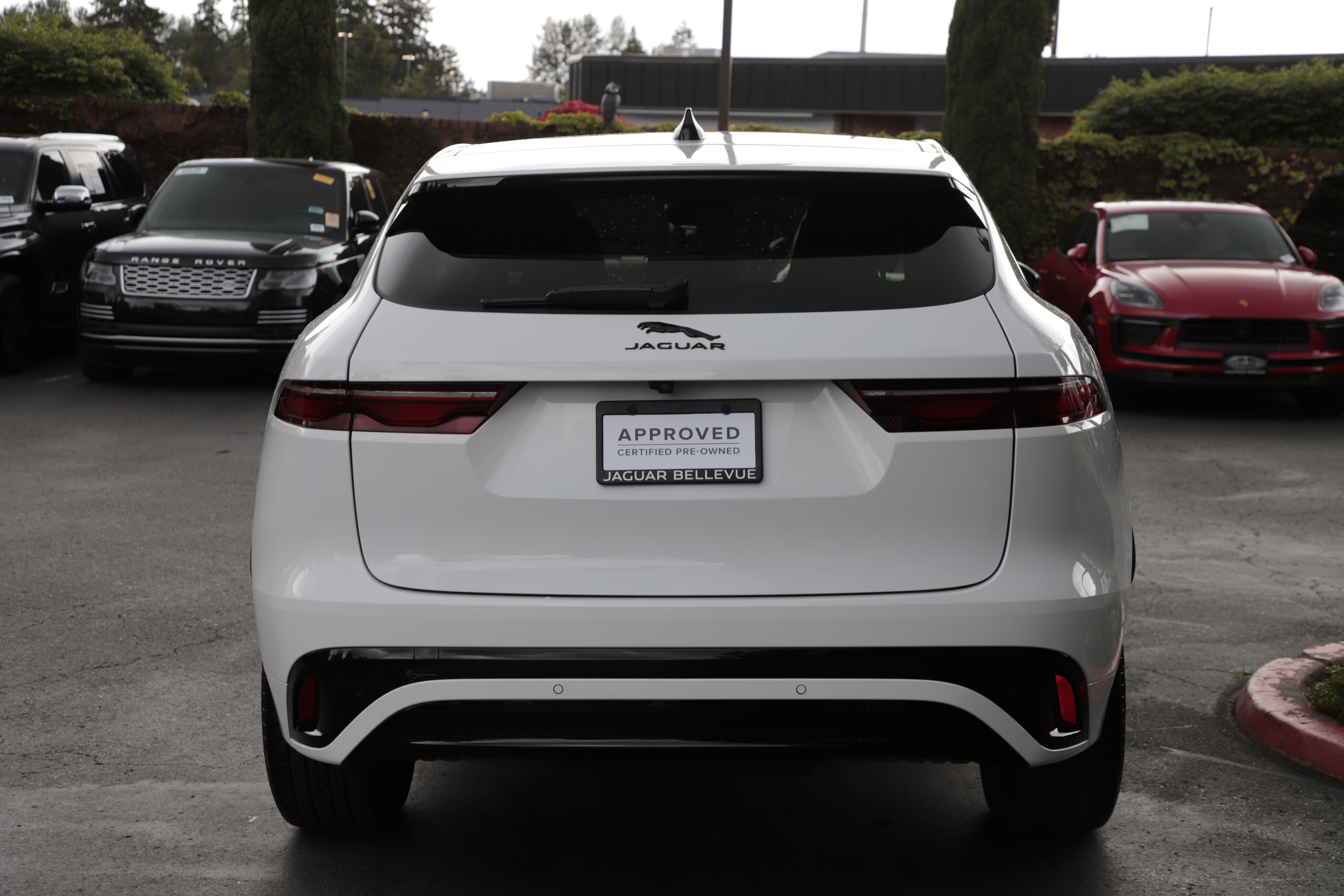 Certified 2025 Jaguar F-PACE R-Dynamic S AWD/4WD image 9