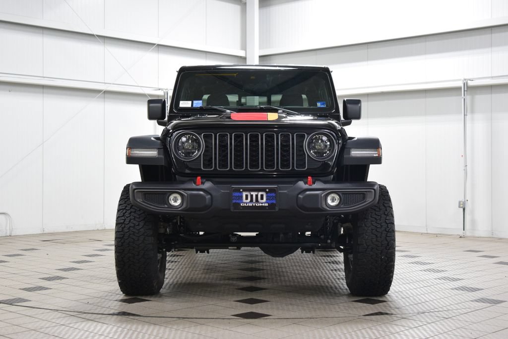 Used 2025 Jeep Gladiator Rubicon AWD/4WD image 2