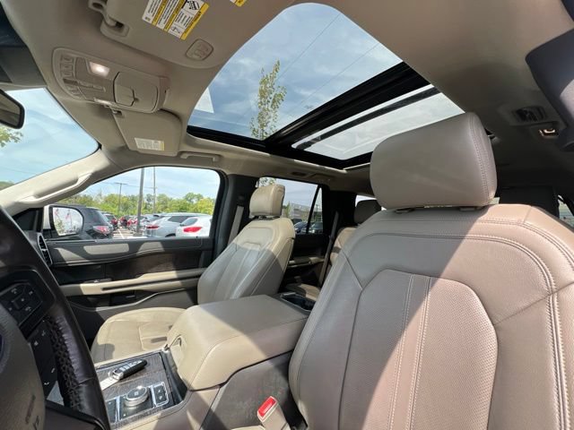Used 2019 Ford Expedition Limited w/ Equipment Group 302A AWD/4WD image 27