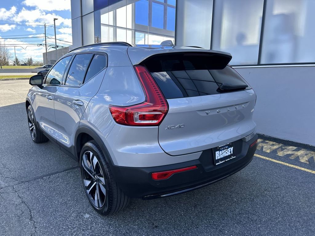 Certified 2023 Volvo XC40 B5 Plus w/ Climate Package image 6