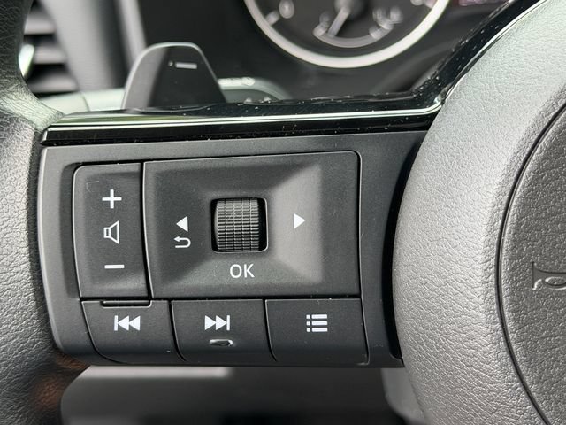 Used 2023 Nissan Rogue SV FWD image 23