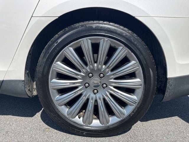 Used 2015 Lincoln MKS w/ Equipment Group 101A FWD image 29