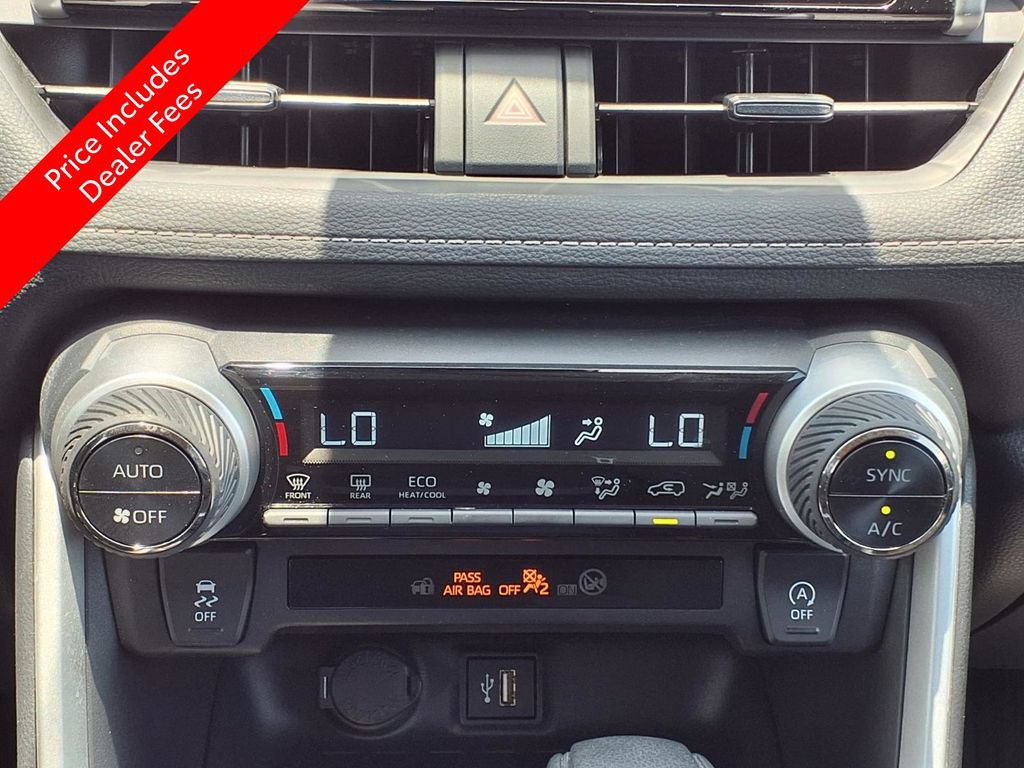 Used 2025 Toyota RAV4 XLE FWD image 21