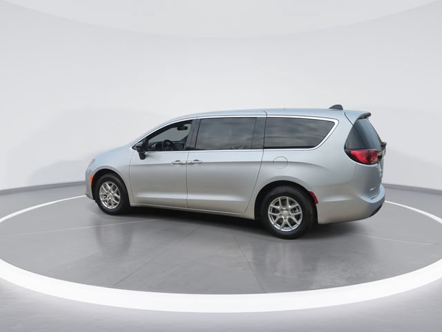 New 2026 Chrysler Voyager LX FWD image 5