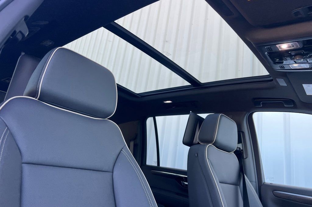 New 2026 Chevrolet Suburban Premier AWD/4WD image 16