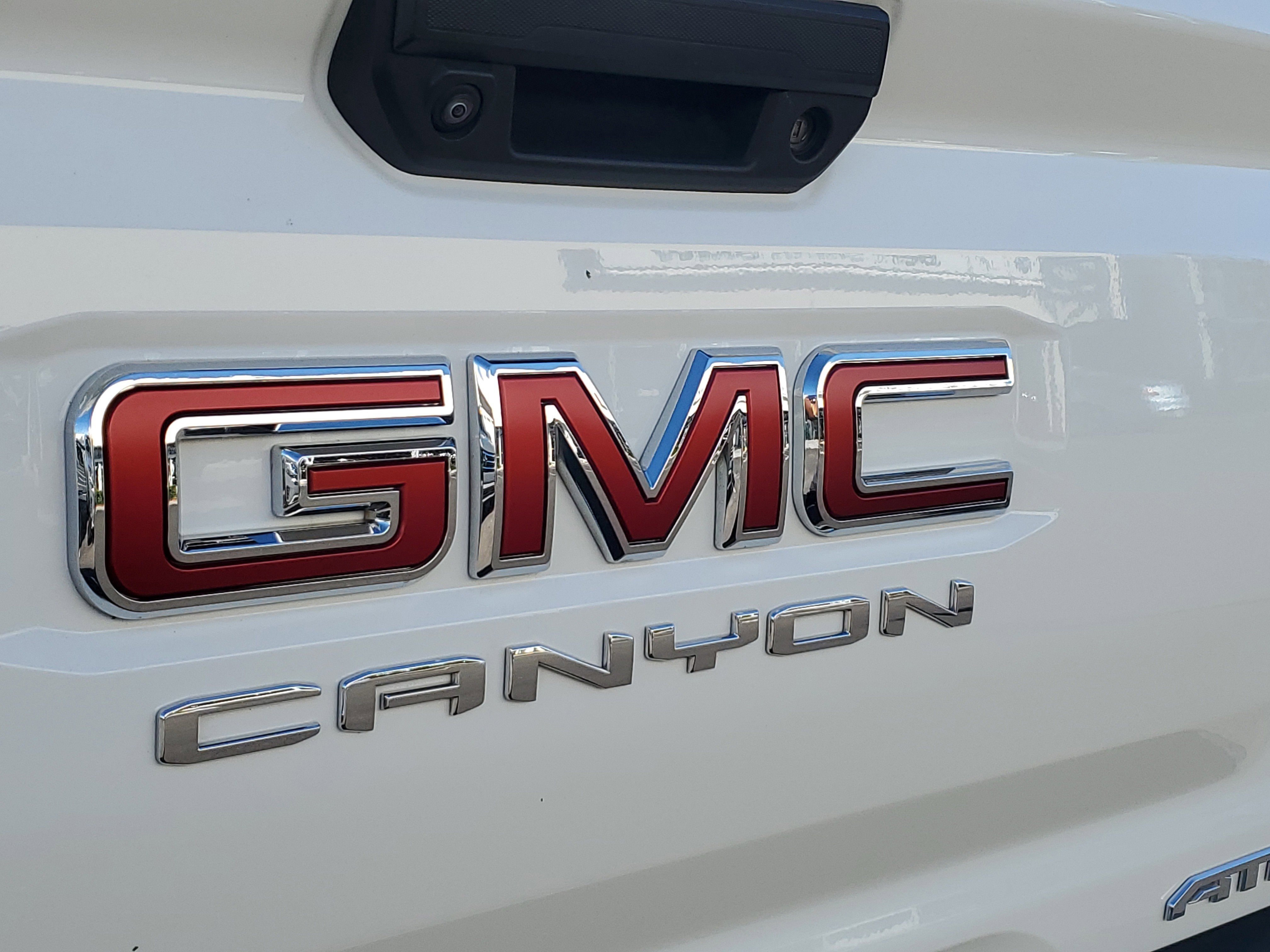 Used 2023 GMC Canyon AT4 w/ AT4 Premium Package image 5