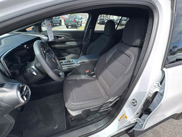 New 2026 Chevrolet Equinox EV LT w/ LPO, Blackout Package image 13