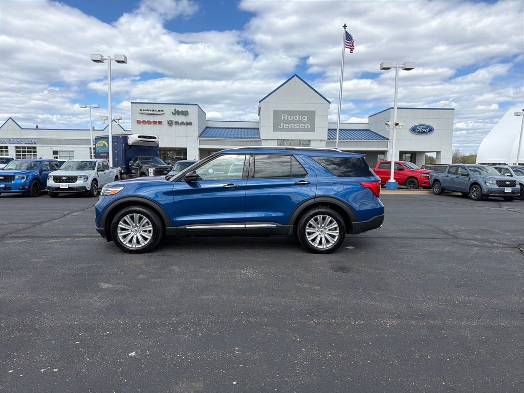 Used 2023 Ford Explorer Limited w/ Equipment Group 301A AWD/4WD image 2