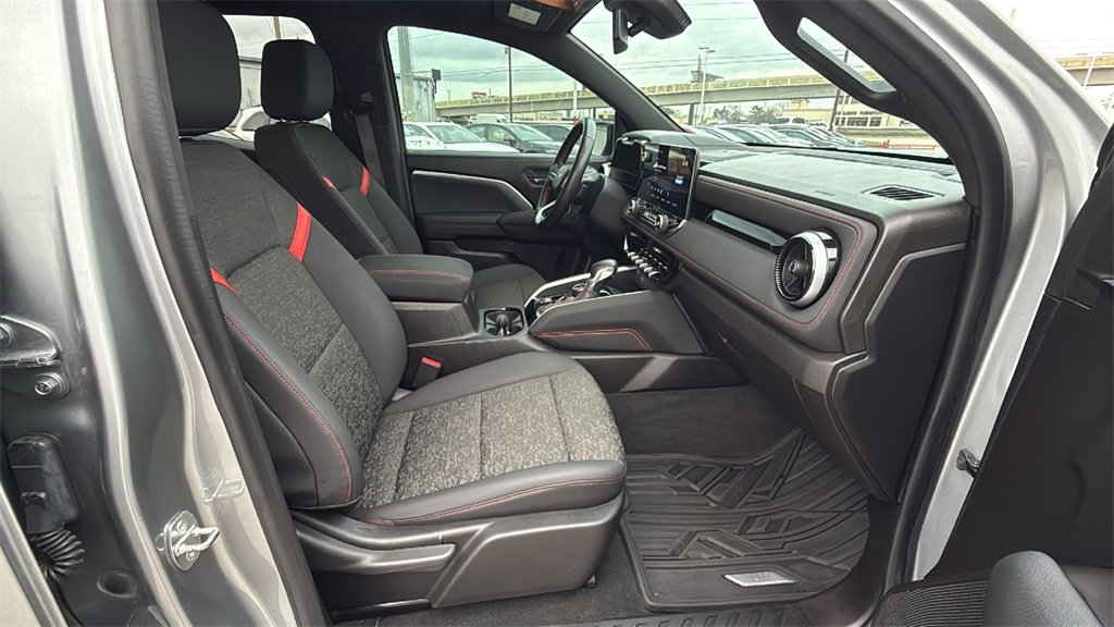 Used 2023 Chevrolet Colorado Z71 w/ Z71 Convenience Package 2 image 31