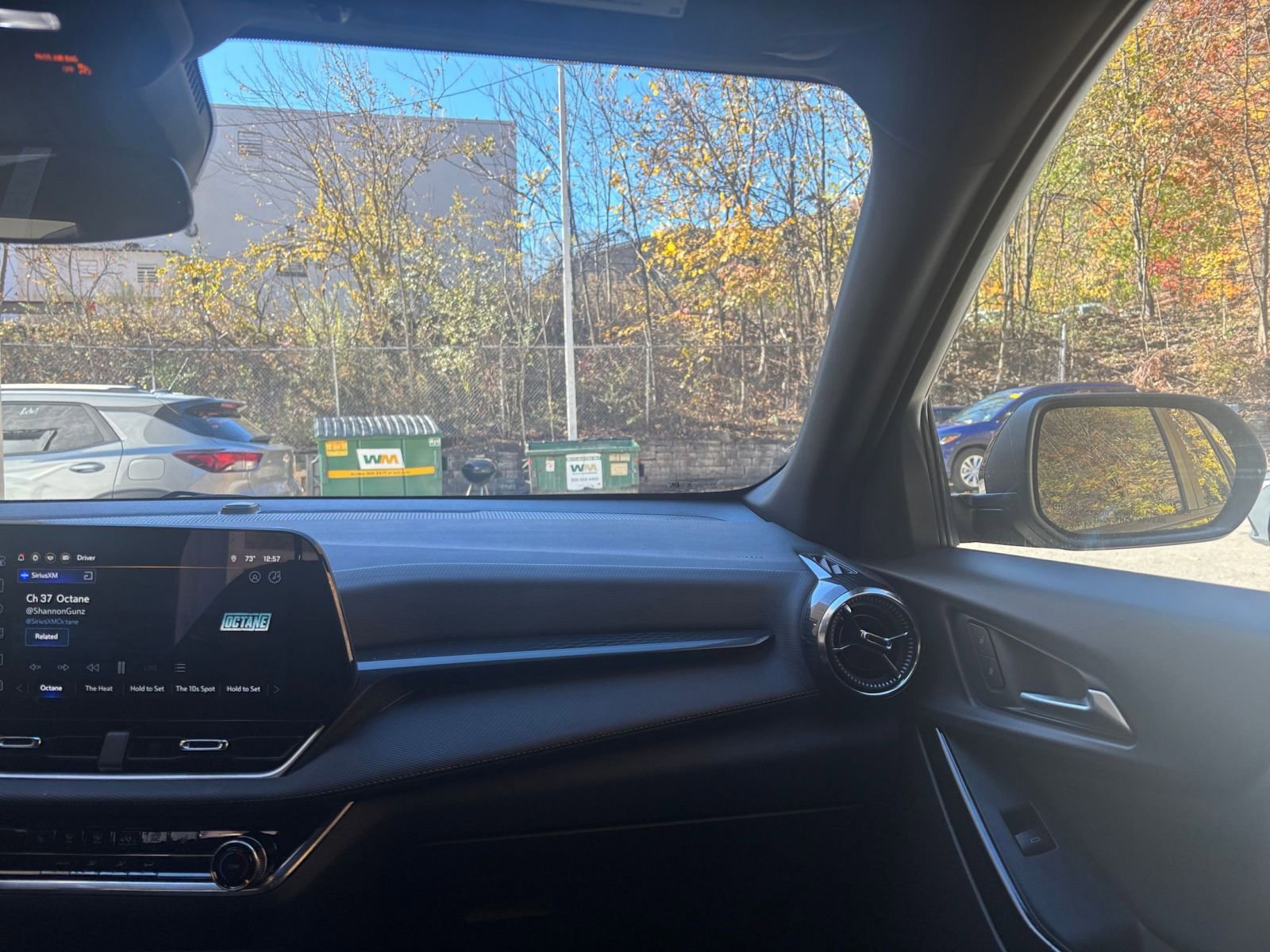 Used 2025 Chevrolet Equinox LT image 34