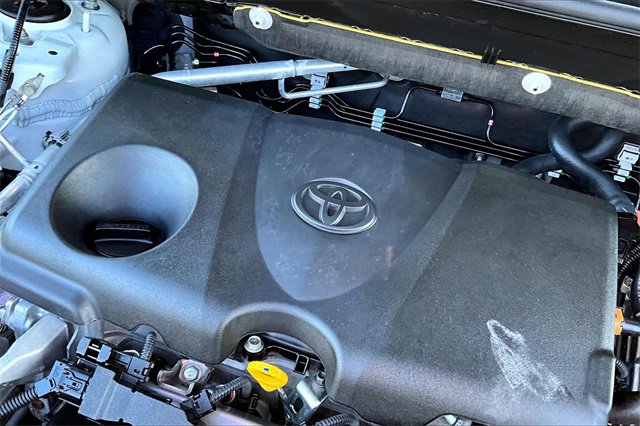 Used 2022 Toyota Venza XLE image 27