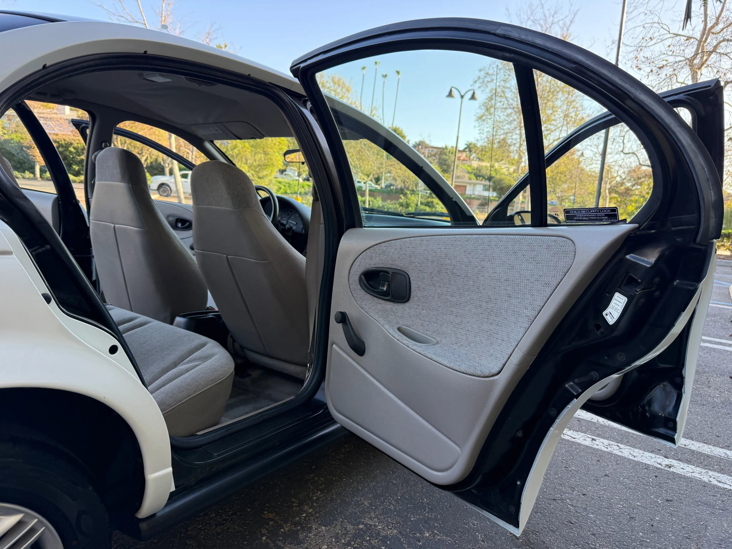 Used 1998 Saturn S-Series SL1 image 30