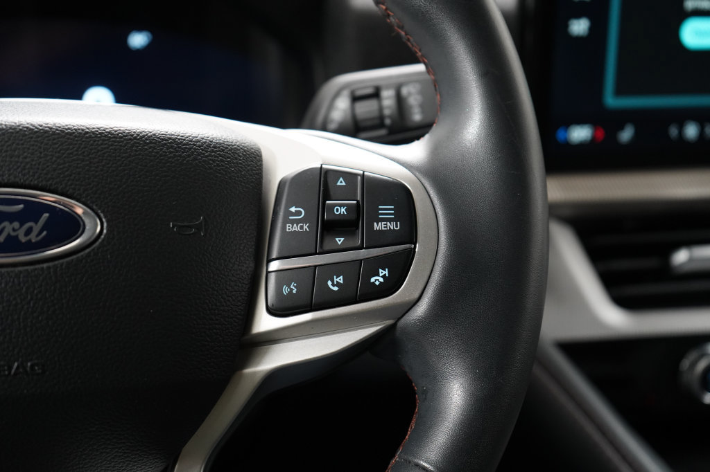 Certified 2025 Ford Explorer Active RWD image 16