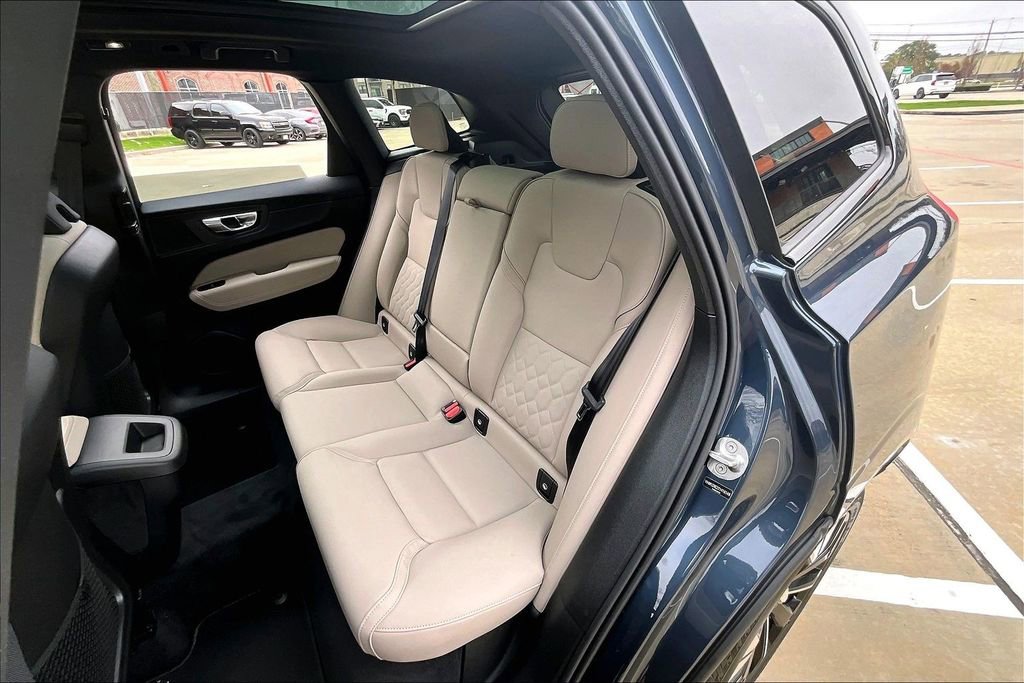 New 2026 Volvo XC60 B5 Plus w/ Protection Package Premier AWD/4WD image 29
