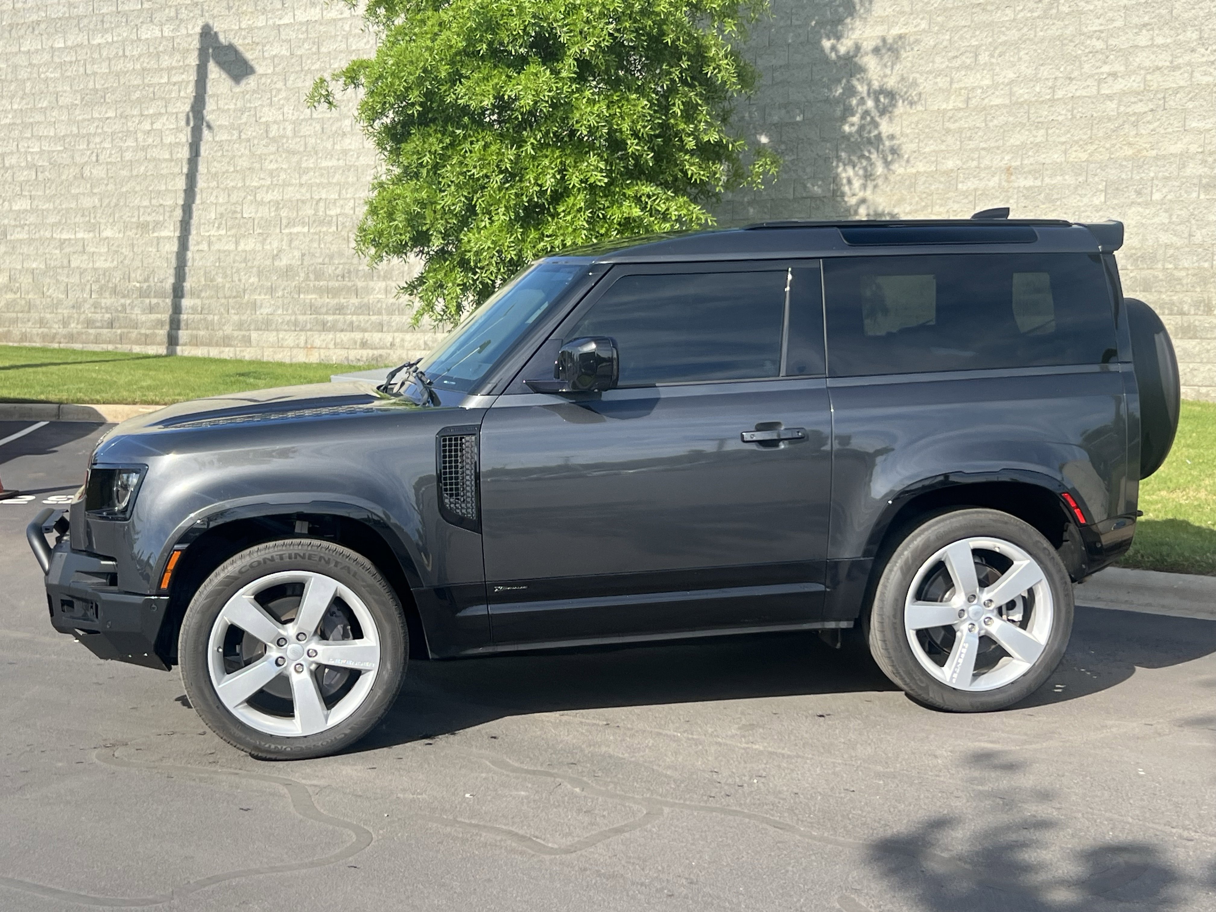 Used 2021 Land Rover Defender 90 X-Dynamic S image 4