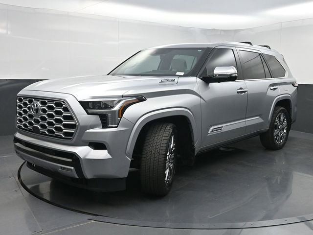 Used 2025 Toyota Sequoia Capstone image 5