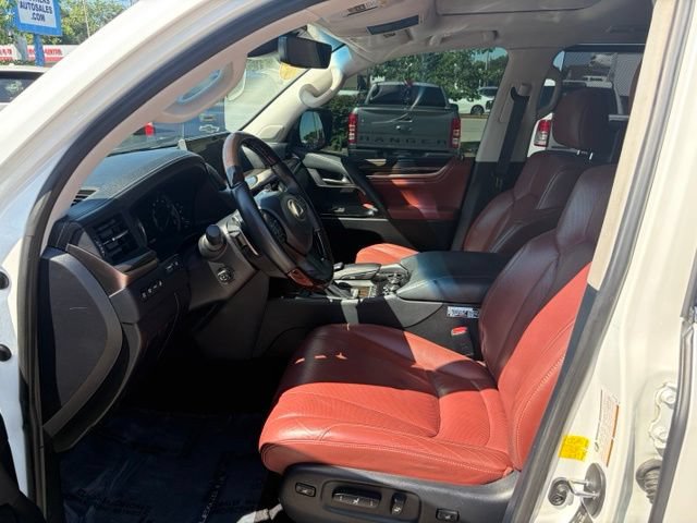 Used 2019 Lexus LX 570 4WD w/ Luxury Package image 17