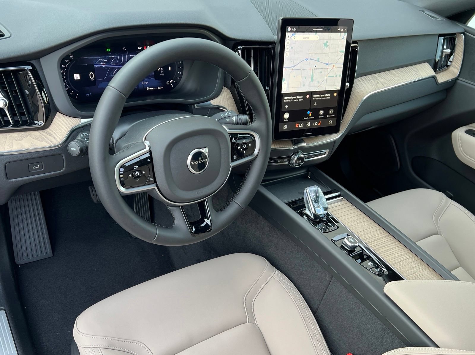 New 2026 Volvo XC60 B5 Plus w/ Climate Package AWD/4WD image 13