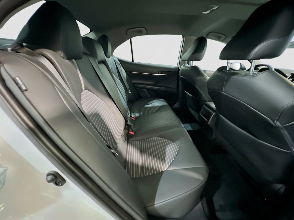 Used 2023 Toyota Camry SE FWD image 18