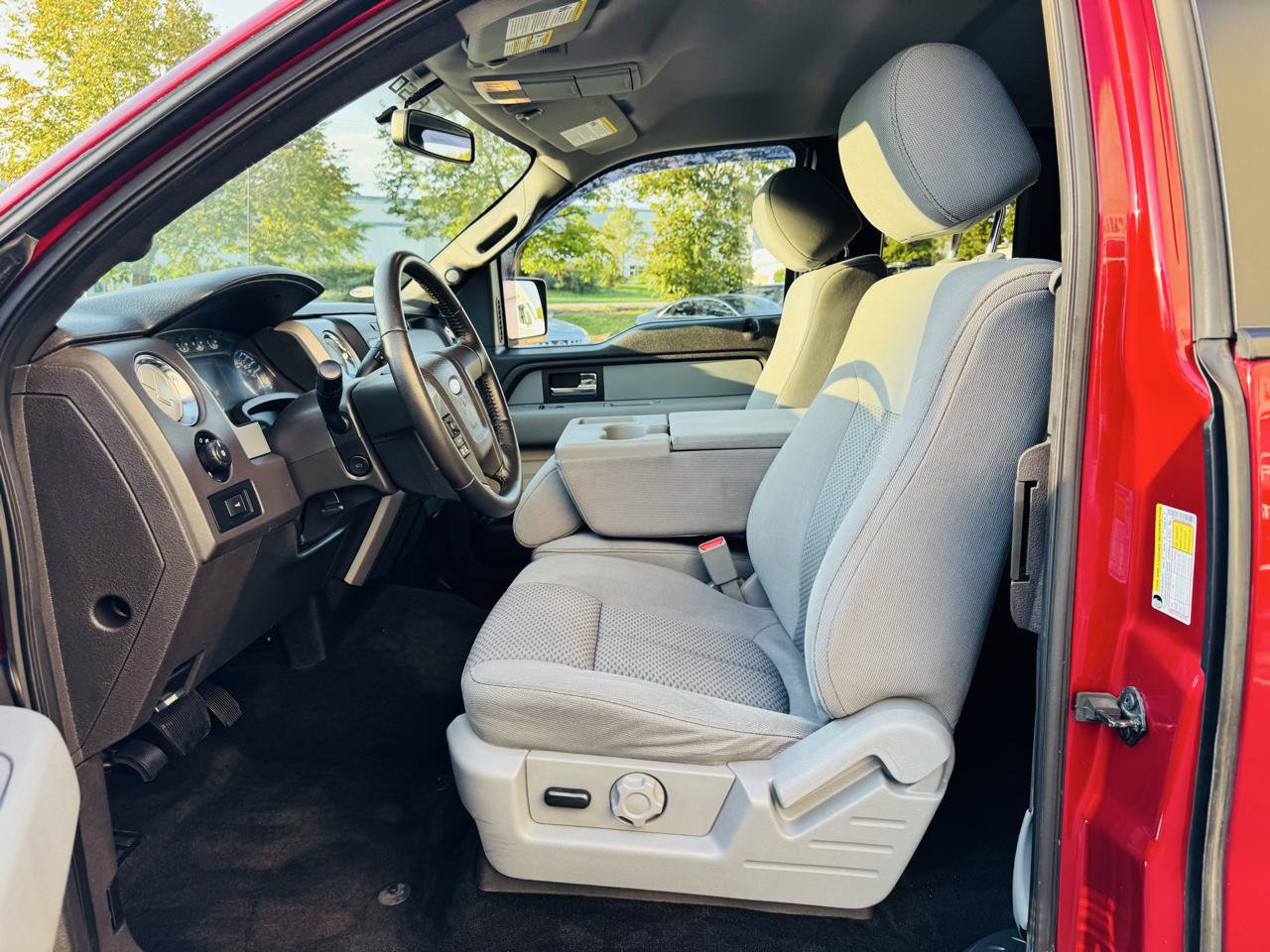 Used 2013 Ford F150 XLT w/ HD Payload Pkg AWD/4WD image 15