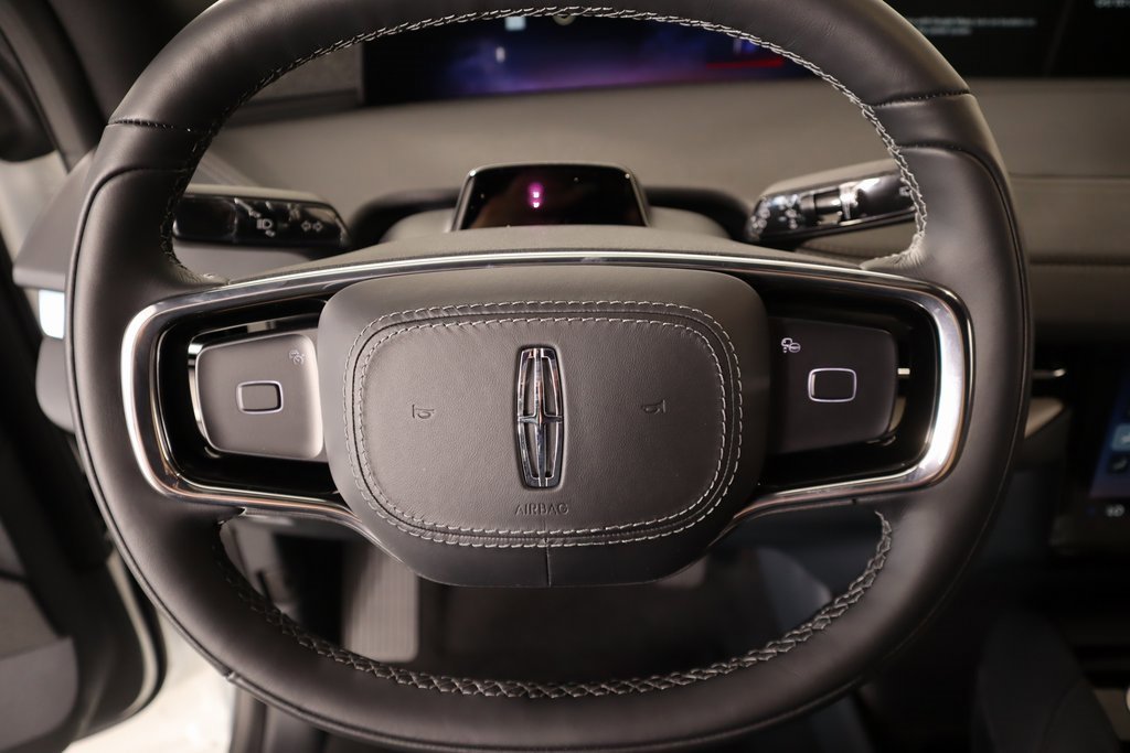 New 2025 Lincoln Navigator Reserve w/ Jet Appearance Package image 3