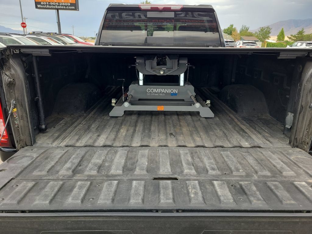 Used 2022 GMC Sierra 3500 Denali AWD/4WD image 17