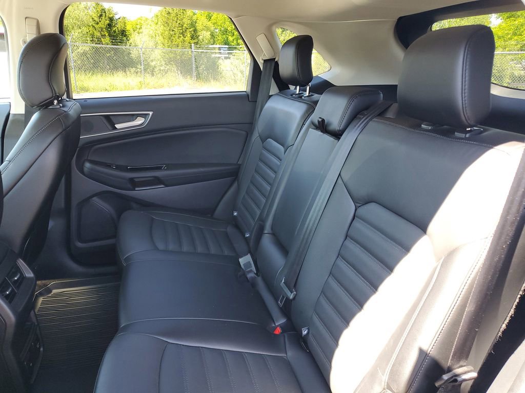 Used 2018 Ford Edge SEL w/ Equipment Group 201A AWD/4WD image 28