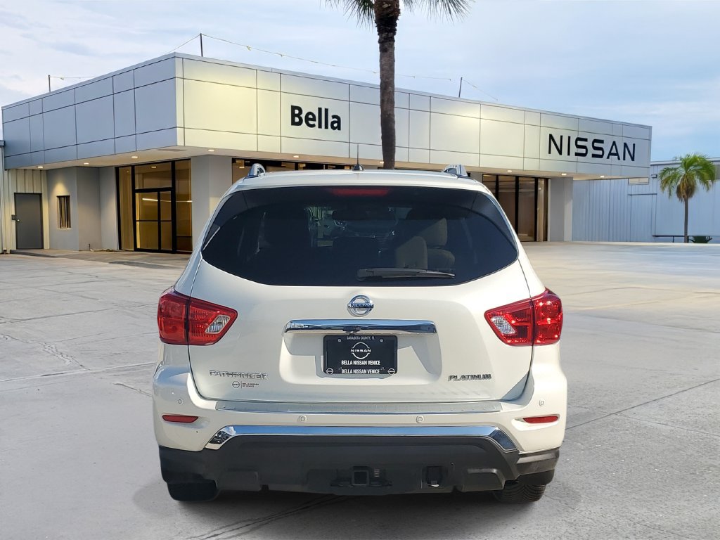 Used 2017 Nissan Pathfinder Platinum FWD image 5