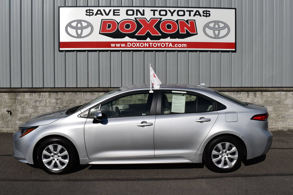Certified 2026 Toyota Corolla LE FWD image 3