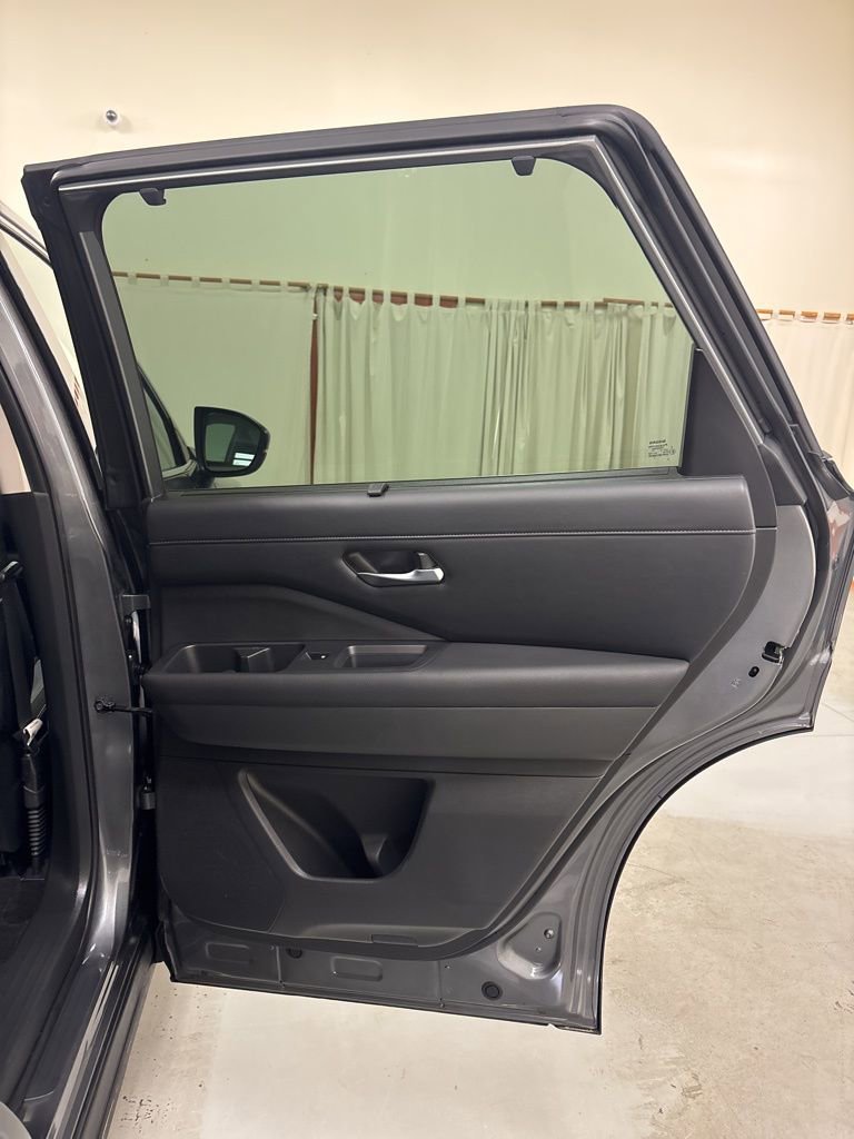 Used 2023 Nissan Pathfinder SL w/ Cargo Package AWD/4WD image 31
