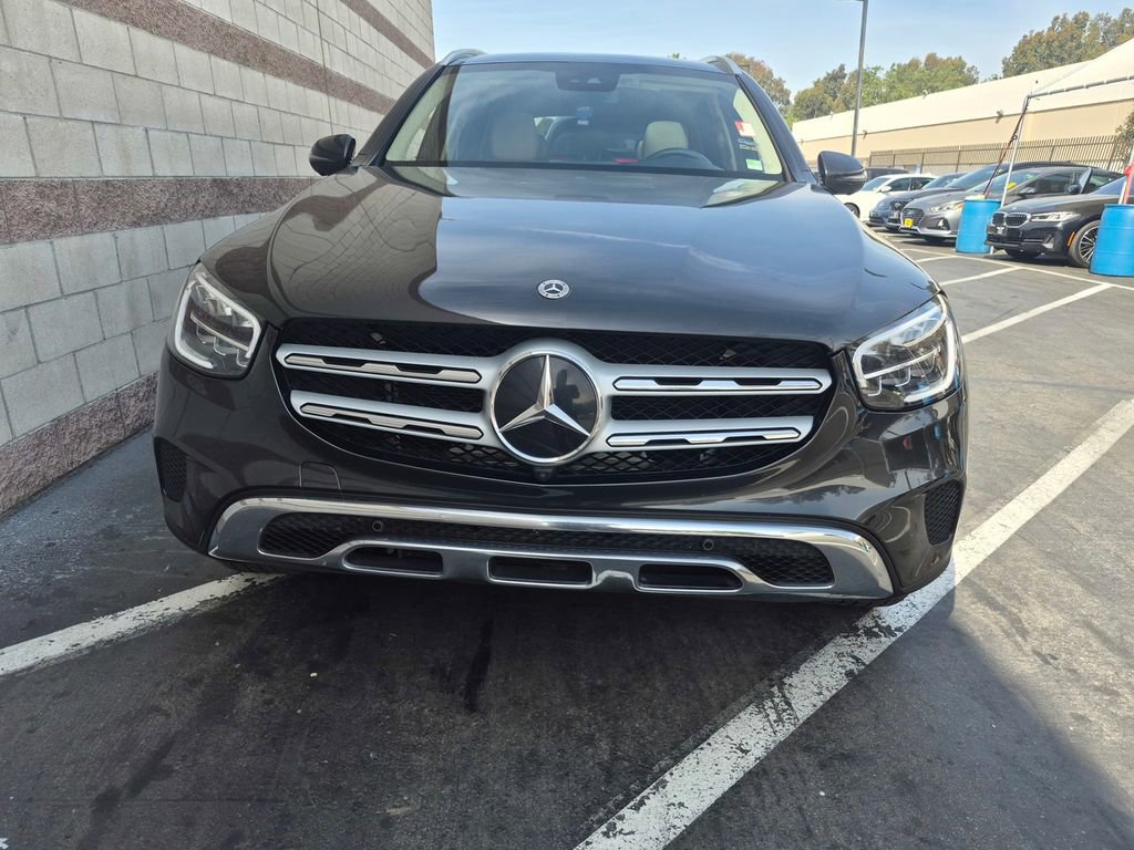 Used 2022 Mercedes-Benz GLC 300 image 3