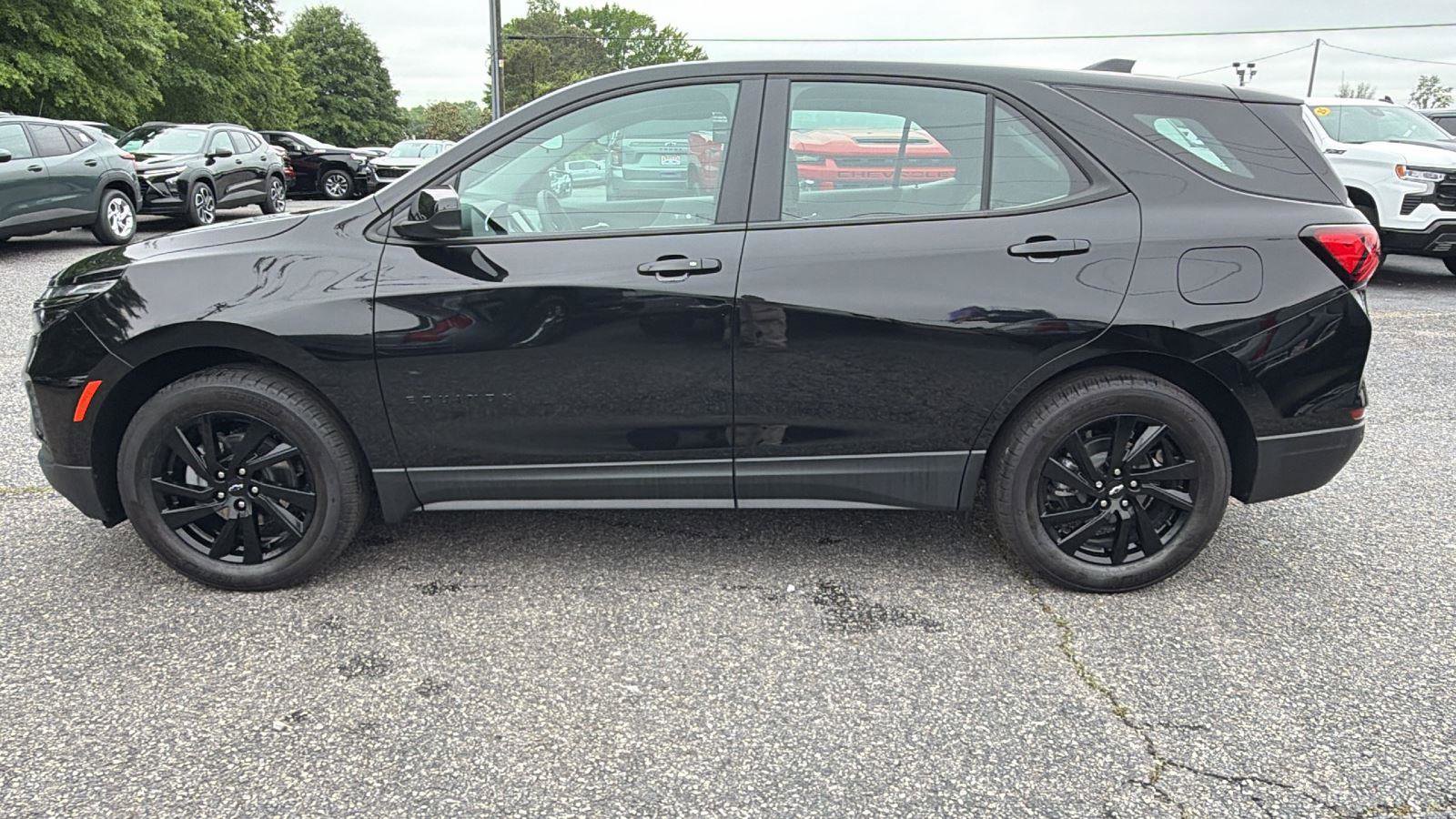 Certified 2024 Chevrolet Equinox LS w/ Midnight Edition FWD image 8