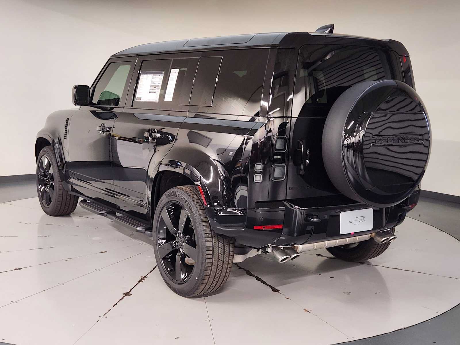 New 2026 Land Rover Defender 110 V8 AWD/4WD image 9