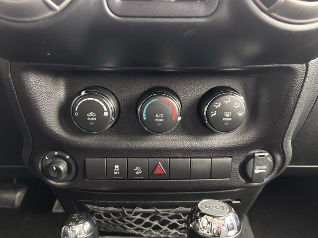 Used 2018 Jeep Wrangler Unlimited Sport S AWD/4WD image 16