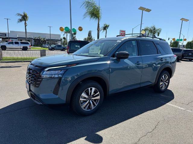 New 2026 Nissan Pathfinder SL image 3